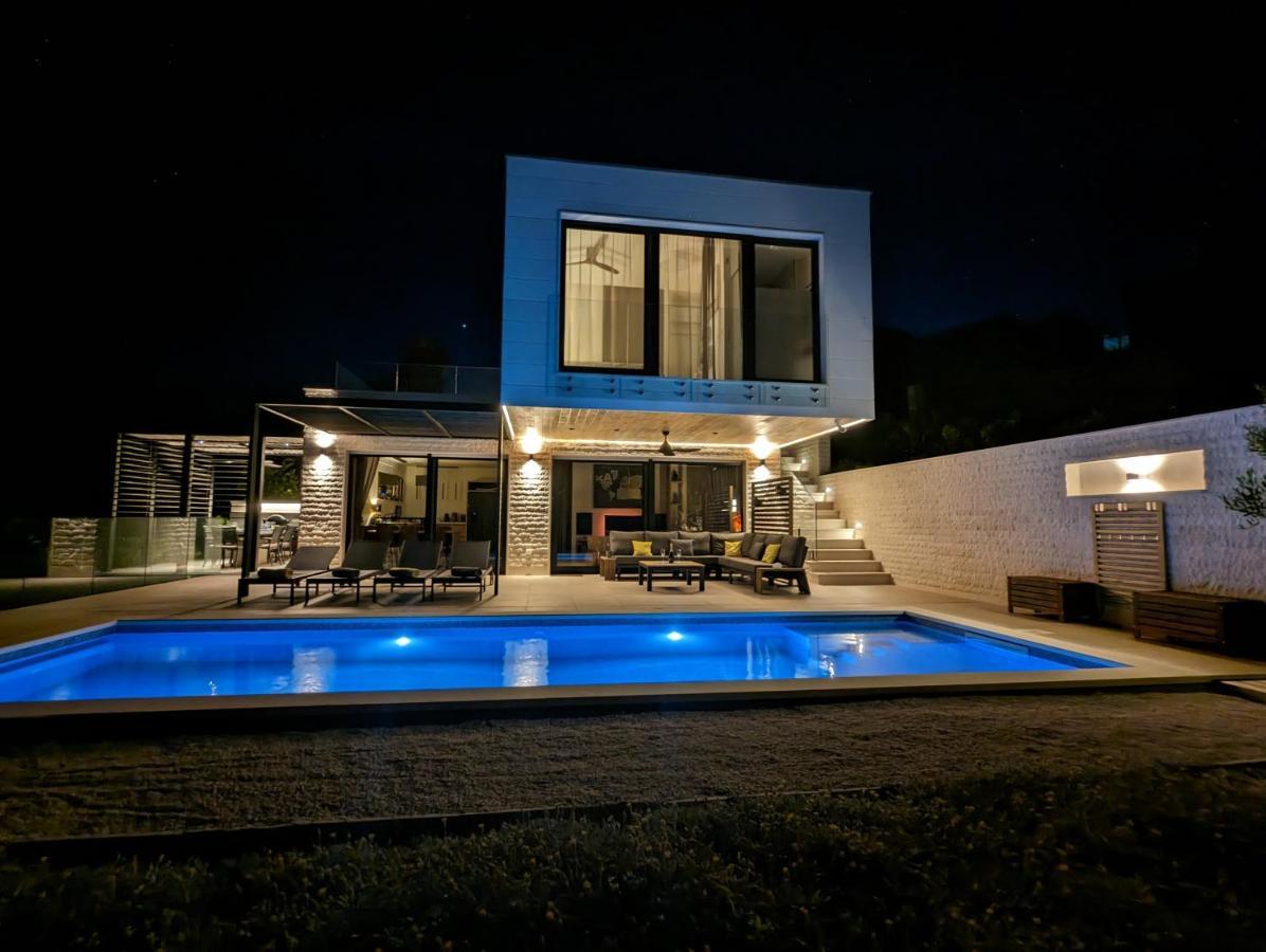 View Villa *