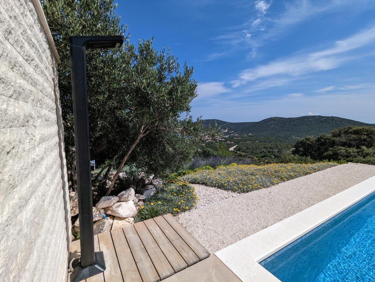 View Vinišće